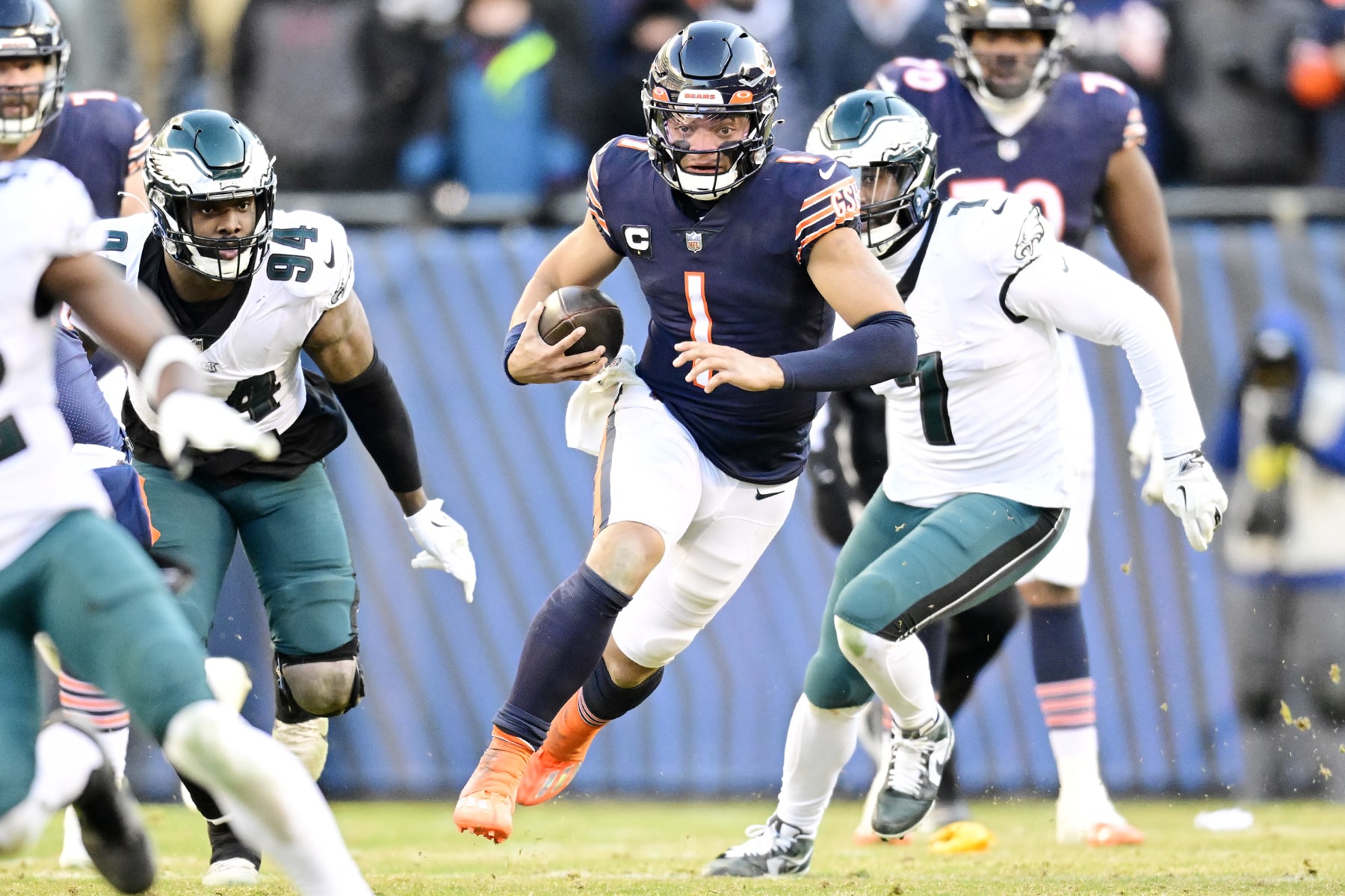 Hurts, Eagles look to keep rolling against struggling Bears