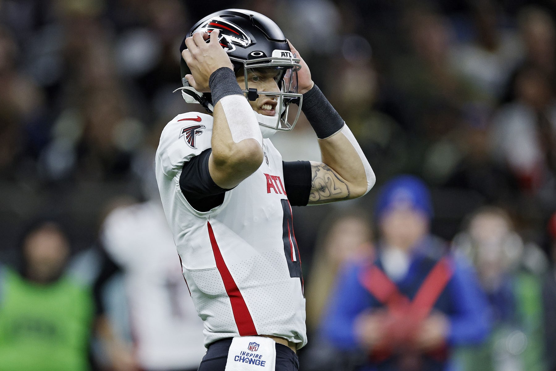 Falcons to make playoff push with rookie quarterback Desmond