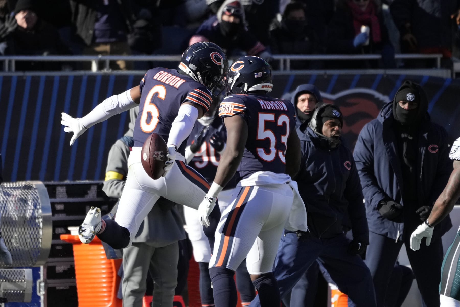 chicago bears huddle