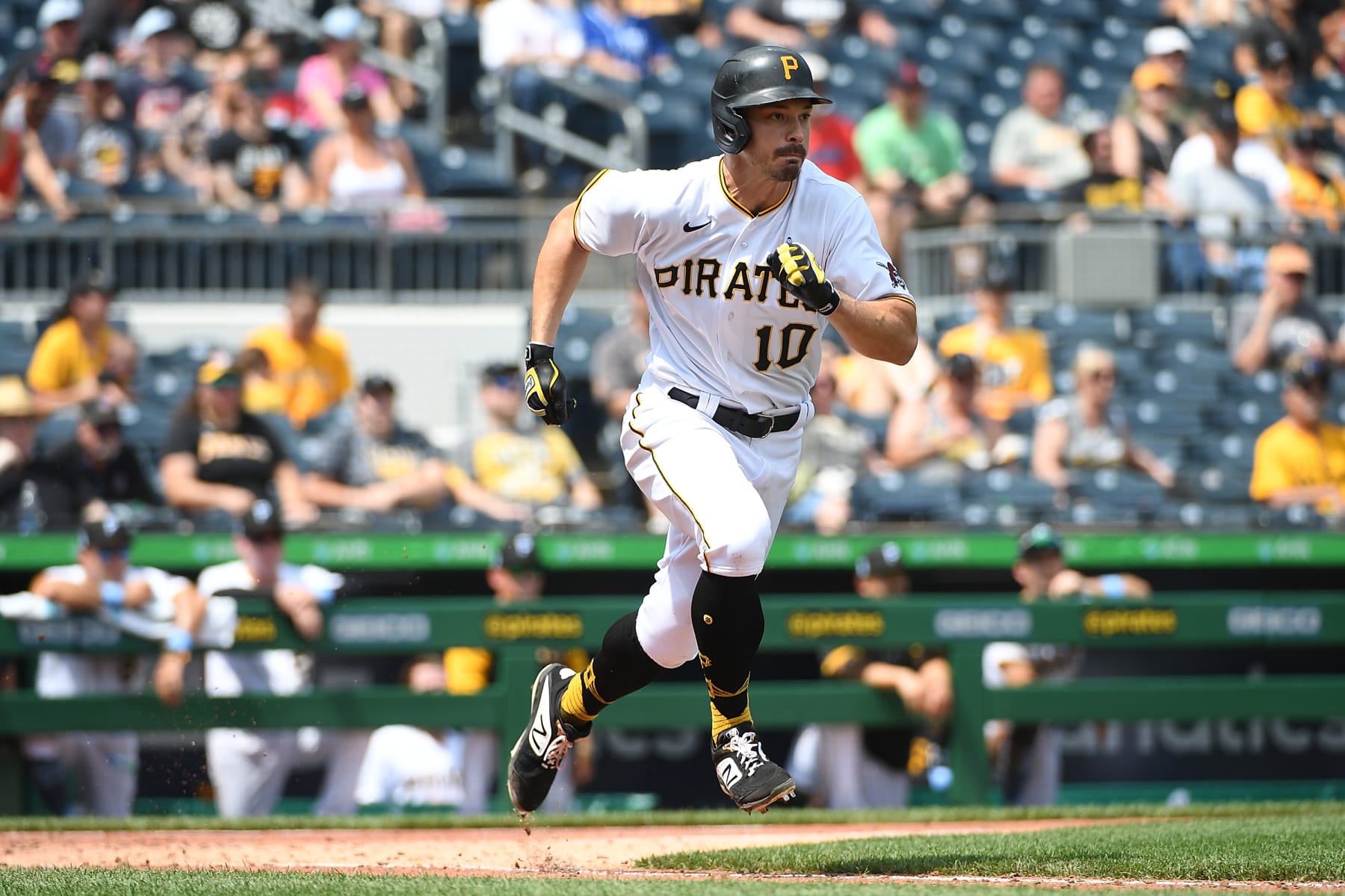 MLB rumors: Pirates, Bryan Reynolds hit snag in contract extension talks;  Giants sign ex-Yankee Gary Sánchez 