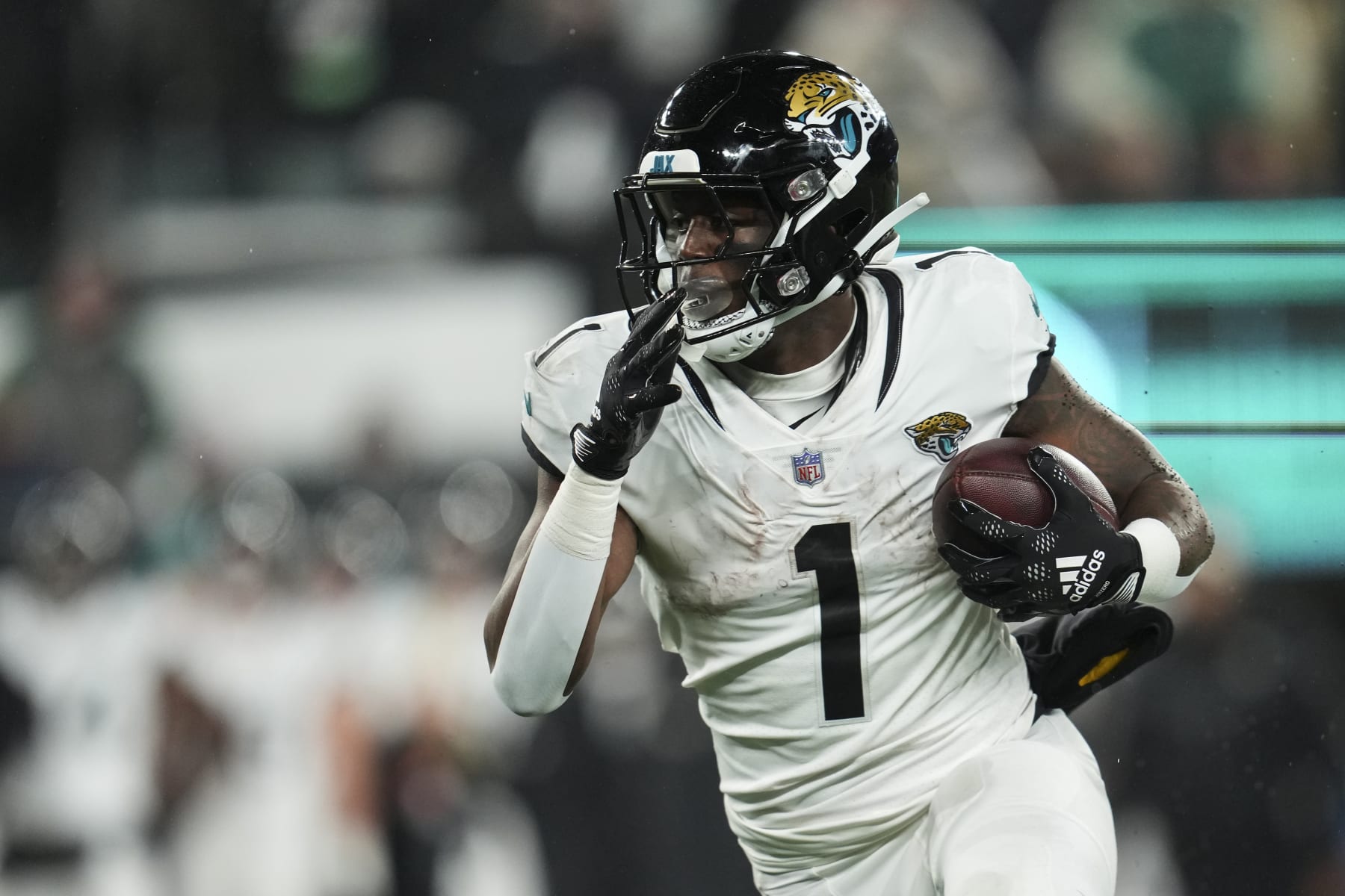 Top 12 Fantasy Football Defense Rankings for Week 17 Playoffs (Jaguars  Shine in Divisional Match)