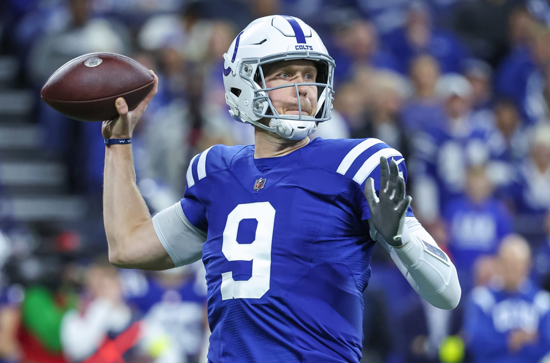 Colts' Foles carted off vs. Giants after Thibodeaux sack - The San Diego  Union-Tribune