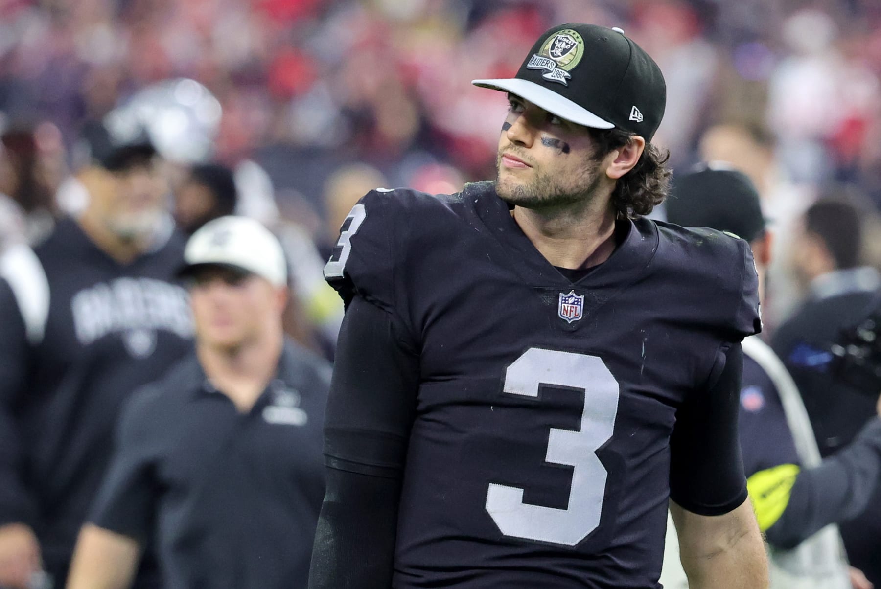 Raiders will bench Derek Carr, start Jarrett Stidham to finish season - Las  Vegas Sun News