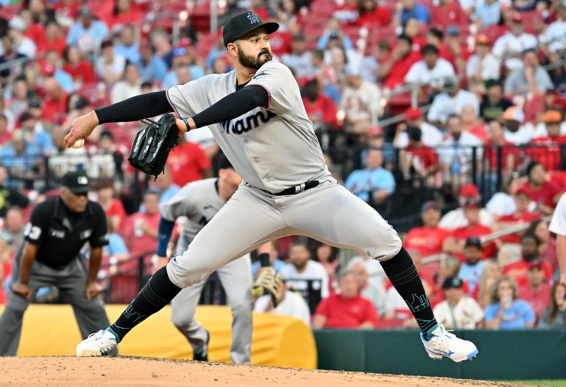 MLB Trade Rumors on X: #Yankees and #Marlins didn't complete a Pablo Lopez  trade before the deadline, but some details emerge about the clubs'  conversations   / X