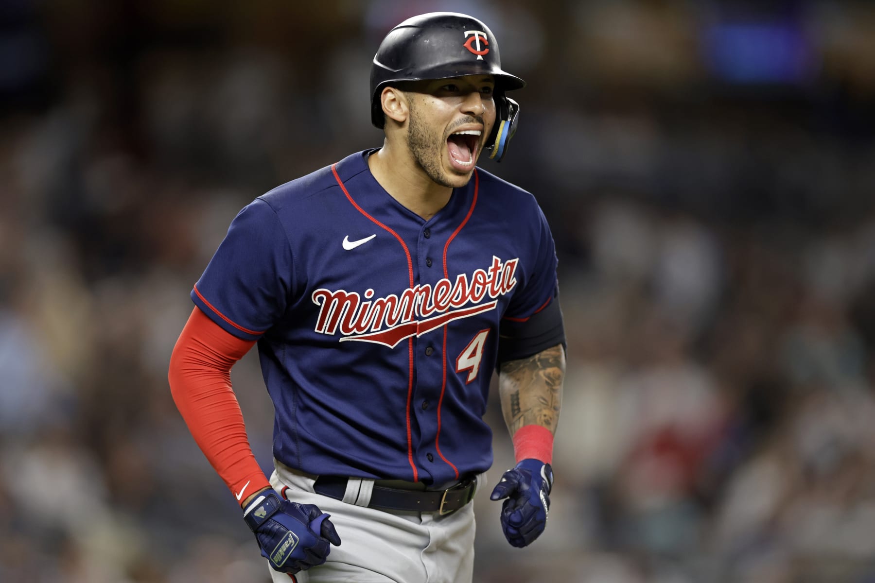 WATCH: Twins officially welcome Carlos Correa 