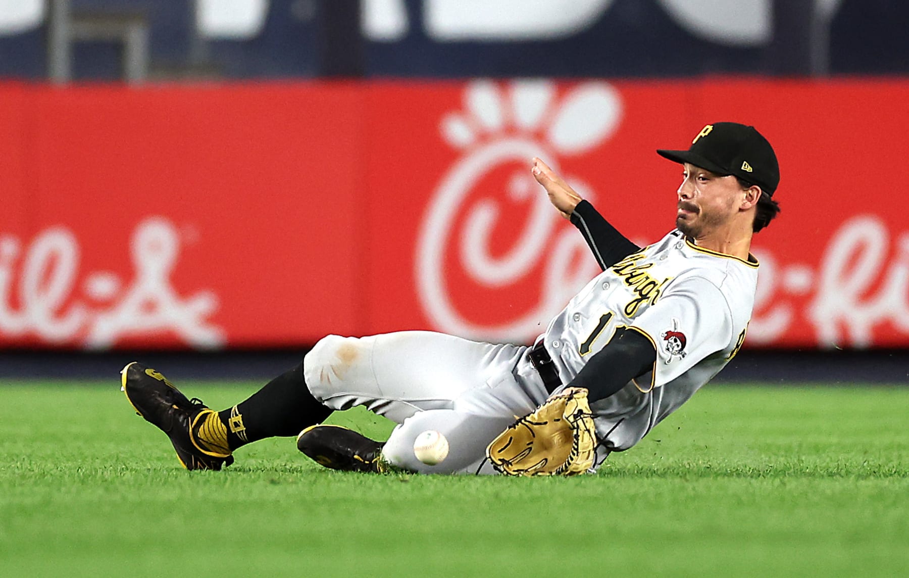 Rumor: Padres ready to risk it all in trade for Pirates All-Star Bryan  Reynolds