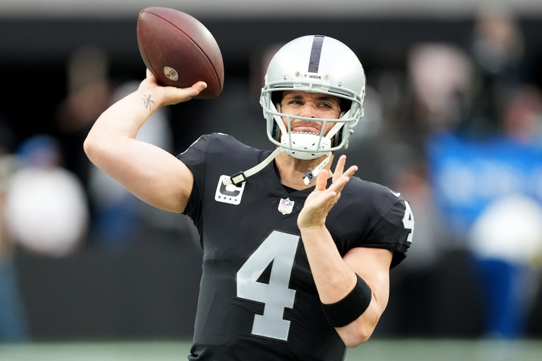 Raiders trading for Davante Adams a ringing endorsement for Derek Carr