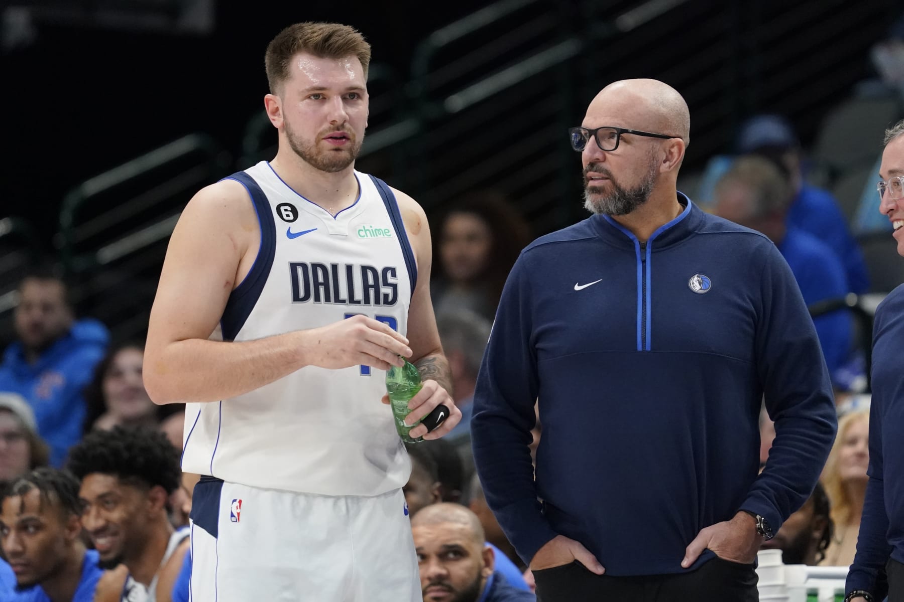 Luka Doncic rips jersey out of frustration after missing free