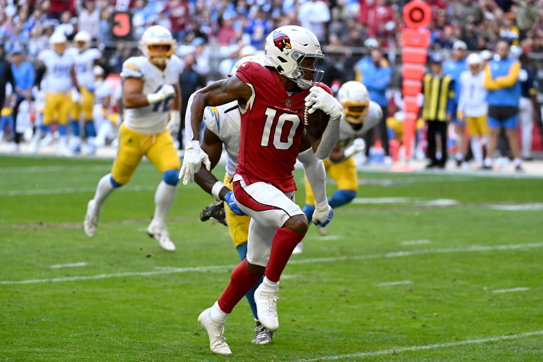 Cardinals' DeAndre Hopkins Addresses Trade Rumors: I Don't Look at