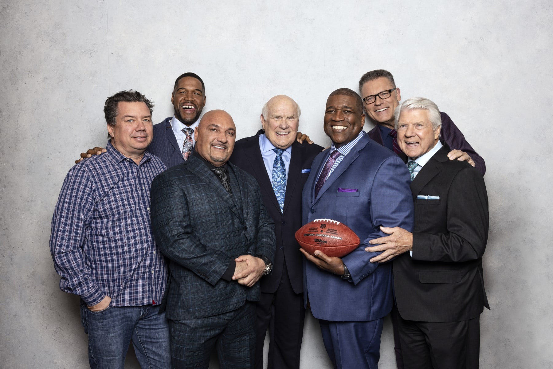 SNL Spoofs Michael Strahan, Terry Bradshaw and 'NFL on Fox' Crew