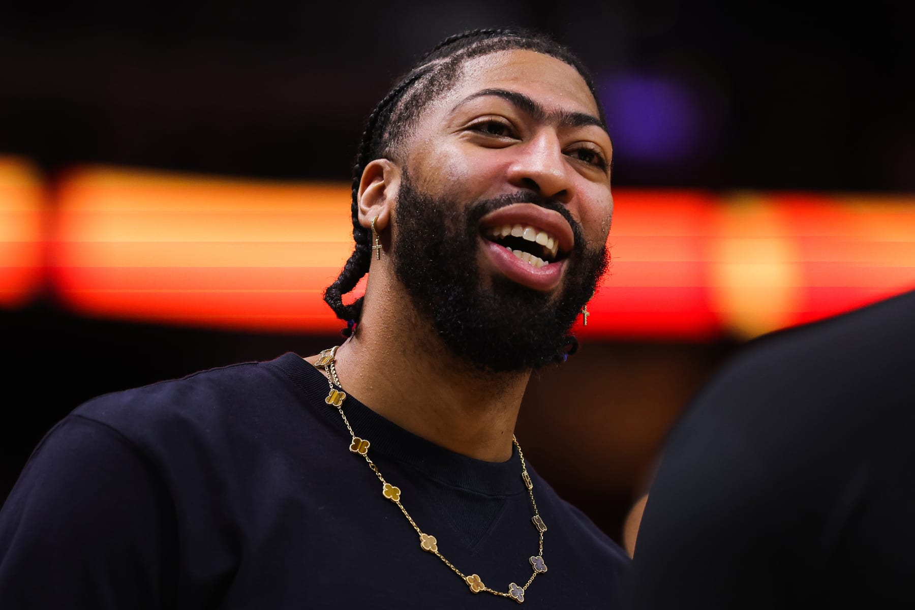 Lakers' Anthony Davis says tendon injury is 'nothing serious,' but he's  being cautious – Orange County Register