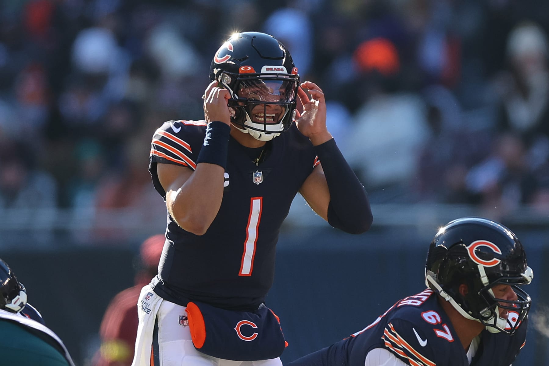 Justin Fields intensifies Chicago Bears' quarterback competition