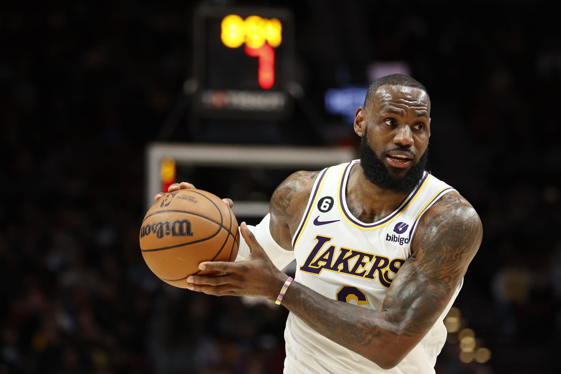 Los Angeles Lakers' LeBron James hailed for 'scary' record-breaking stats  against Los Angeles Clippers, NBA News