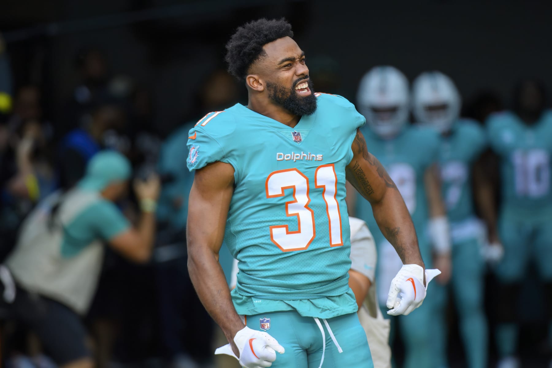 ESPN Fantasy Sports on X: Jeff Wilson Jr. in his two games on the Dolphins:  