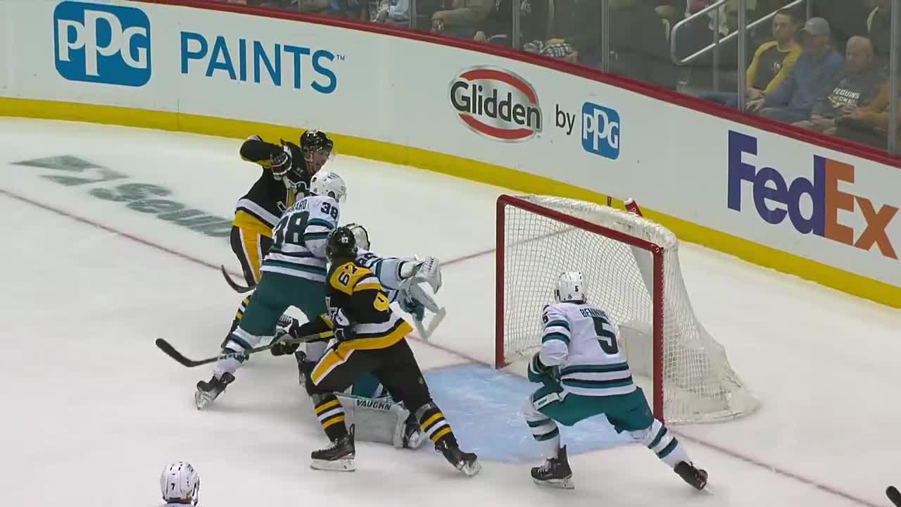 Sidney Crosby Gets on the Board