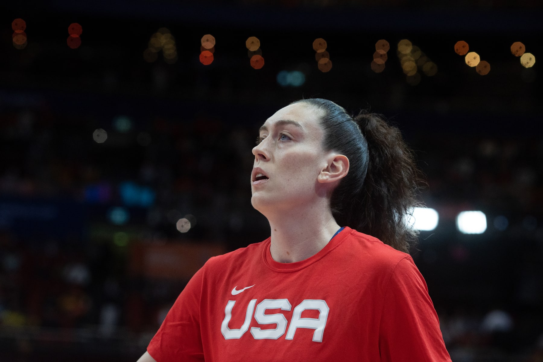 SYDNEY, AUSTRALIA - OCTOBER 01: United States' Breanna Stewart warms up during the 2022 FIBA Women's Basketball World Cup Final match between USA and China at Sydney Superdome, on October 1, 2022, in Sydney, Australia. (Photo by Steve Christo - Corbis/Corbis via Getty Images)
