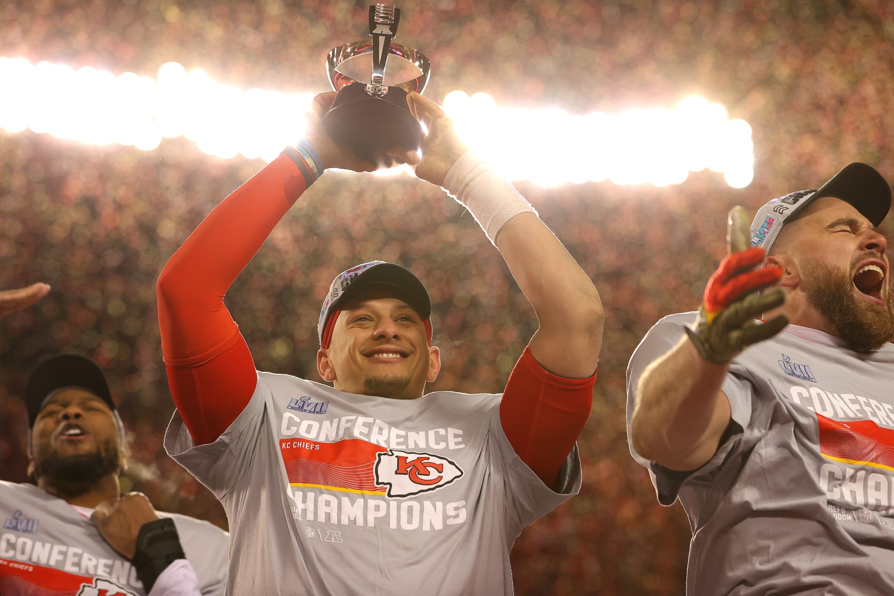 KANSAS CITY, MISSOURI - JANUARY 29: Patrick Mahomes #15 of the Kansas City Chiefs holds up the Lamar Hunt Trophy after defeating the Cincinnati Bengals 23-20 in the AFC Championship Game at GEHA Field at Arrowhead Stadium on January 29, 2023 in Kansas City, Missouri. (Photo by Kevin C. Cox/Getty Images)