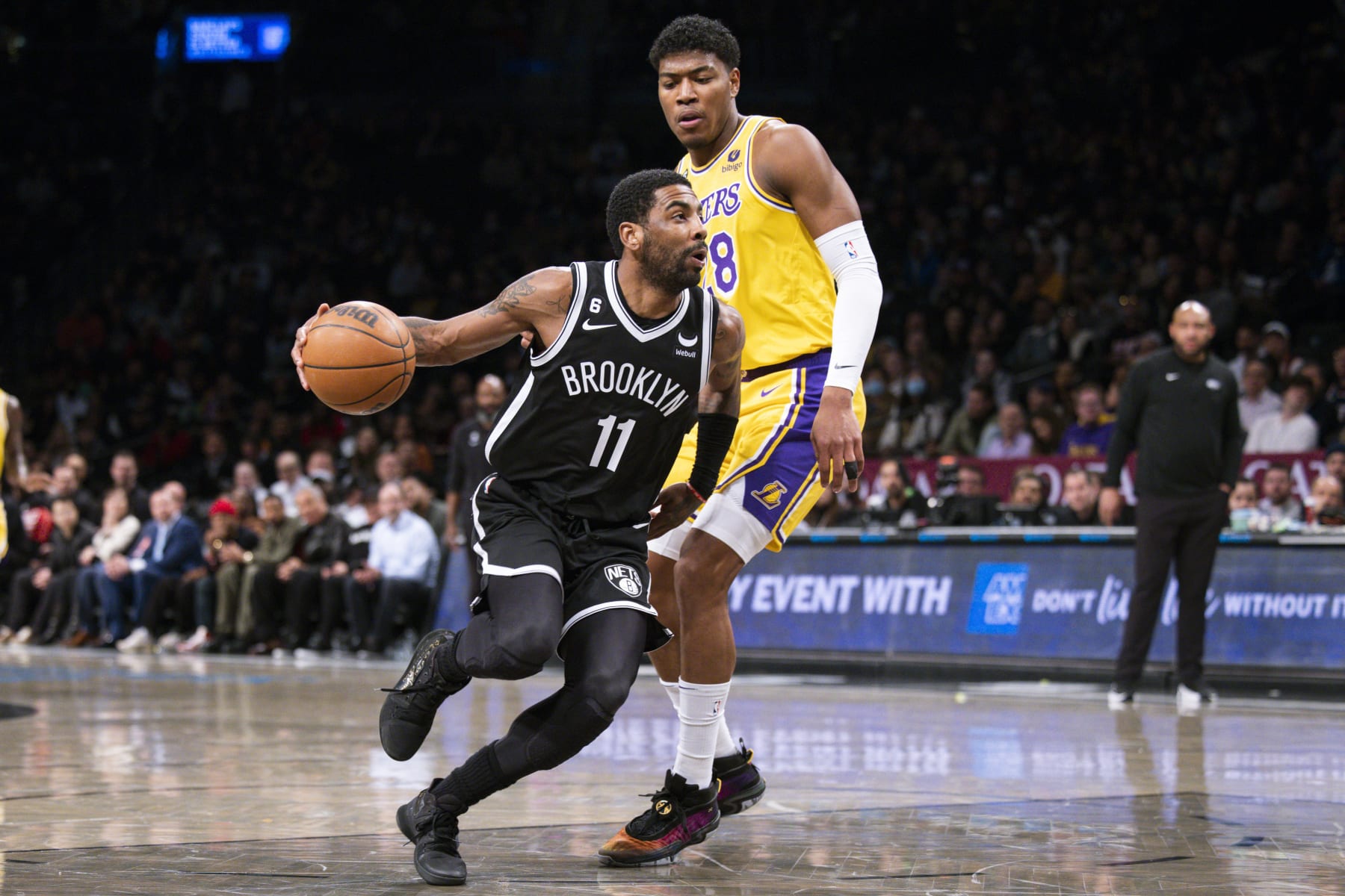 Kyrie Irving Dribbles Through 5 Lakers in Wild Highlight