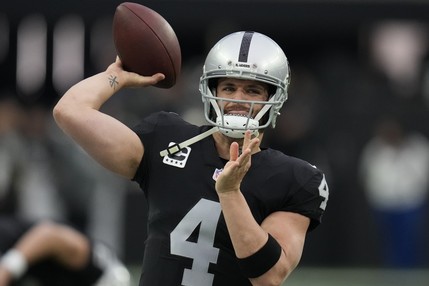 Insiders Agree on Who is Likely to Start at Quarterback for the Raiders on  Sunday – Raiders Beat