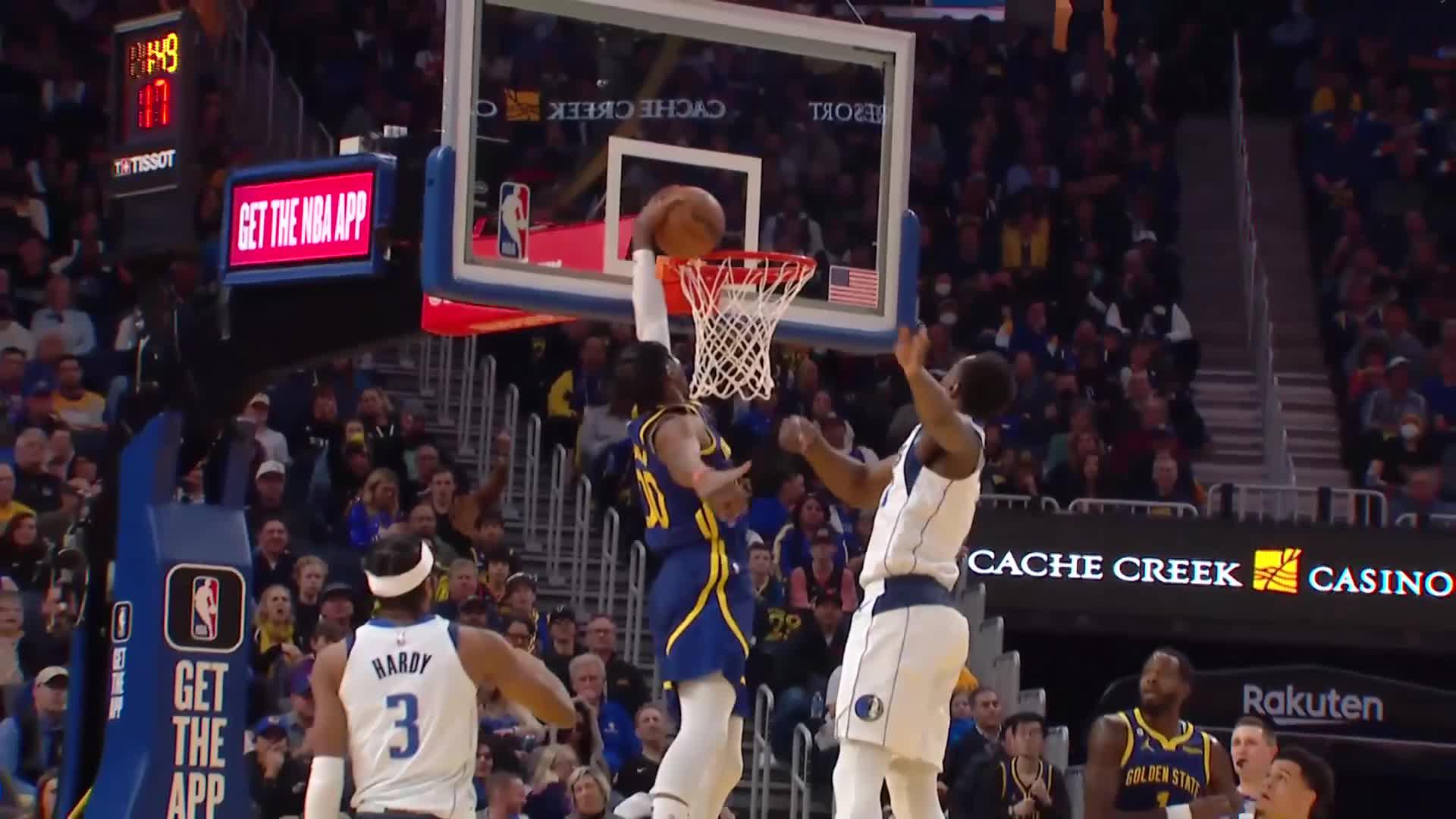 Big dunk from Jonathan Kuminga