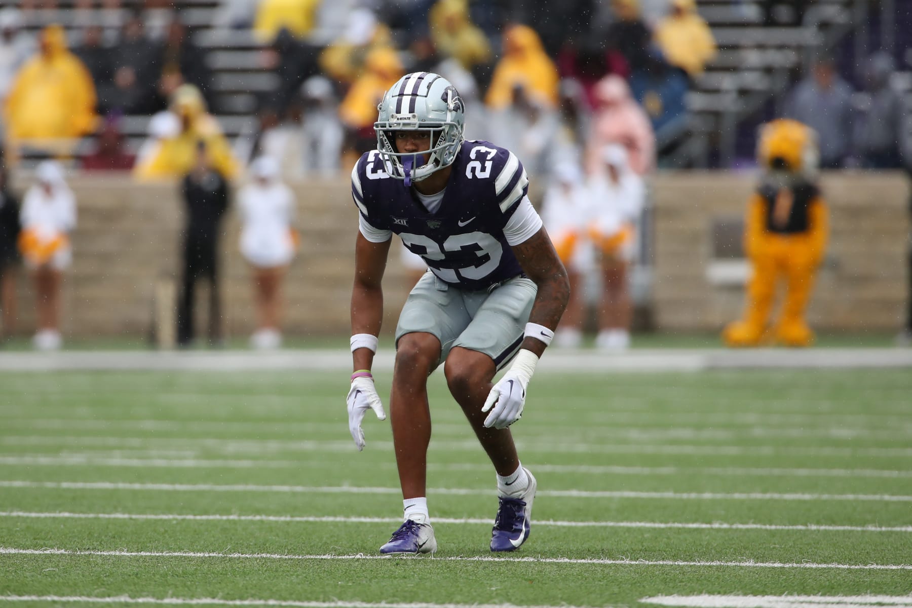 Where WSU's Daiyan Henley ranks in draft ahead of Thursday's NFL Combine