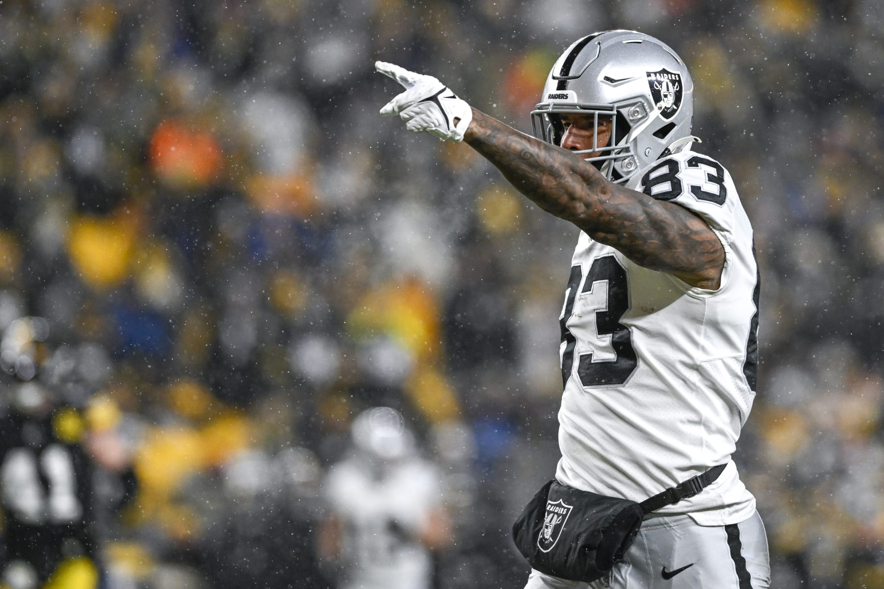 Darren Waller speaks on future with the Raiders amid Packers trade rumor