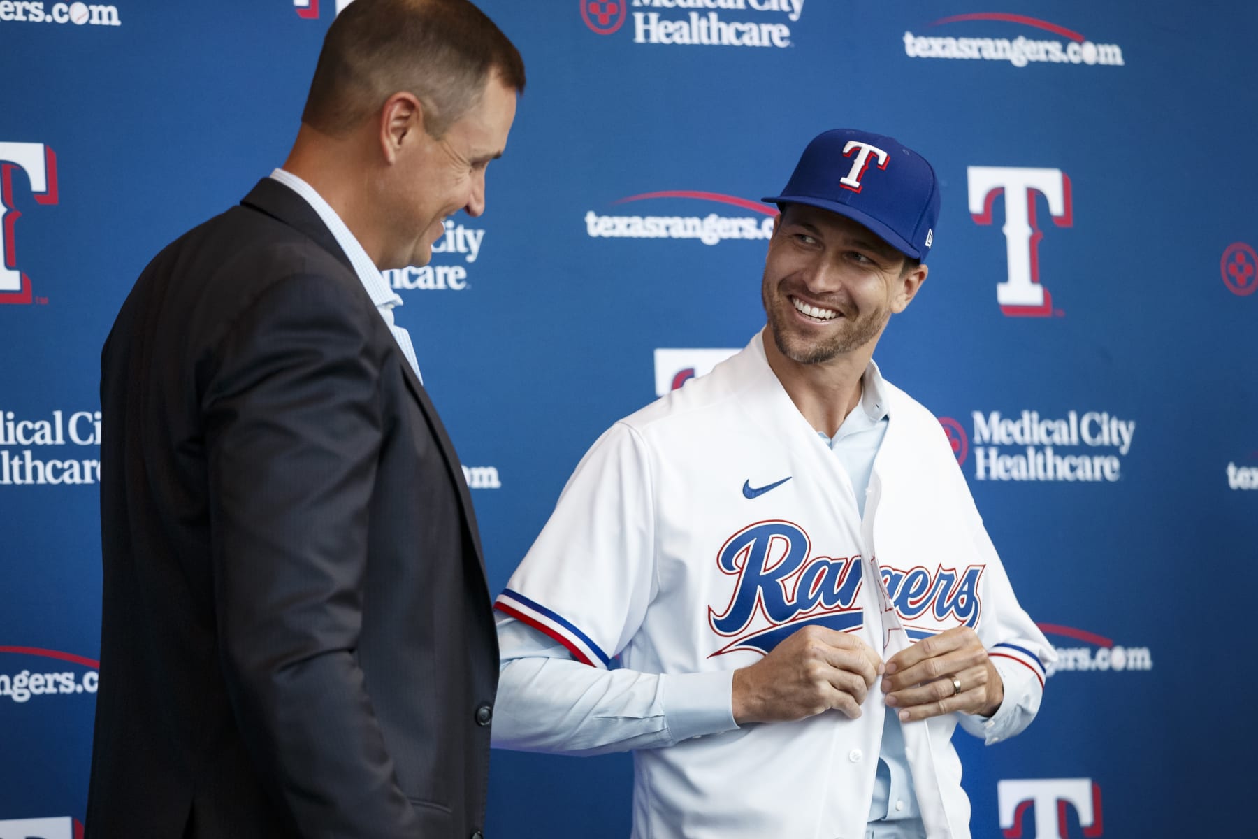 Rangers news: Texas makes shock decision on Matt Carpenter