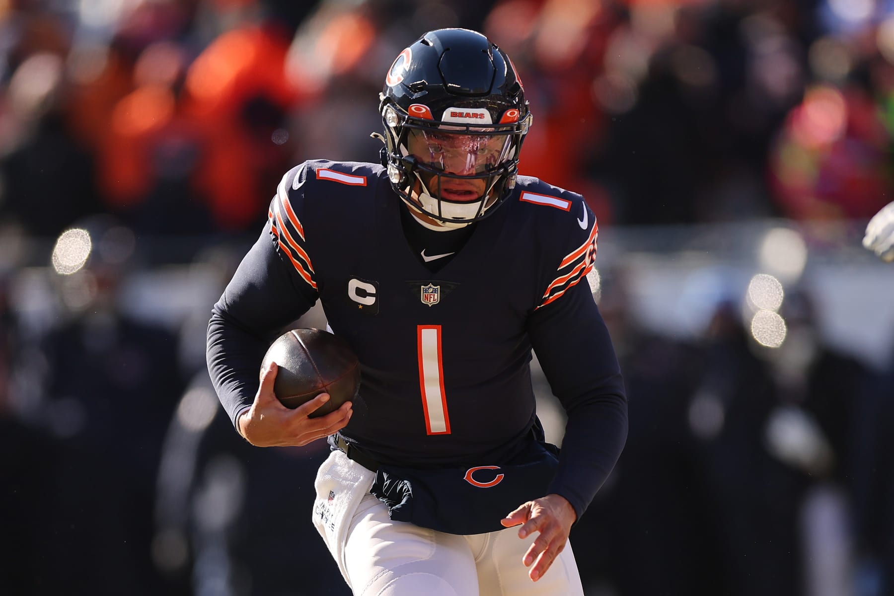 Fields hopes offseason work leads to jump for him, Bears