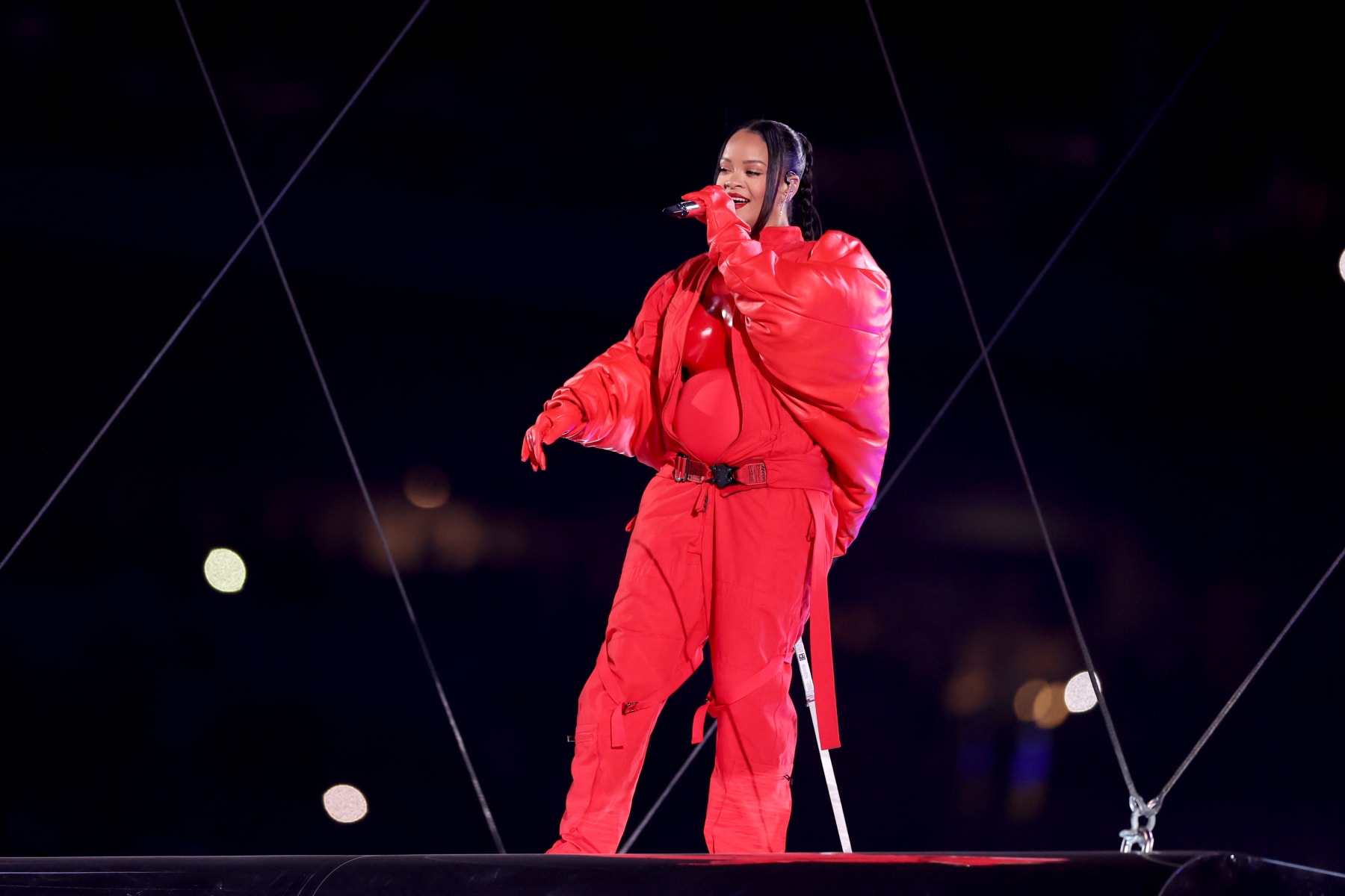 Watch a Pregnant Rihanna Perform All the Hits at Her Super Bowl