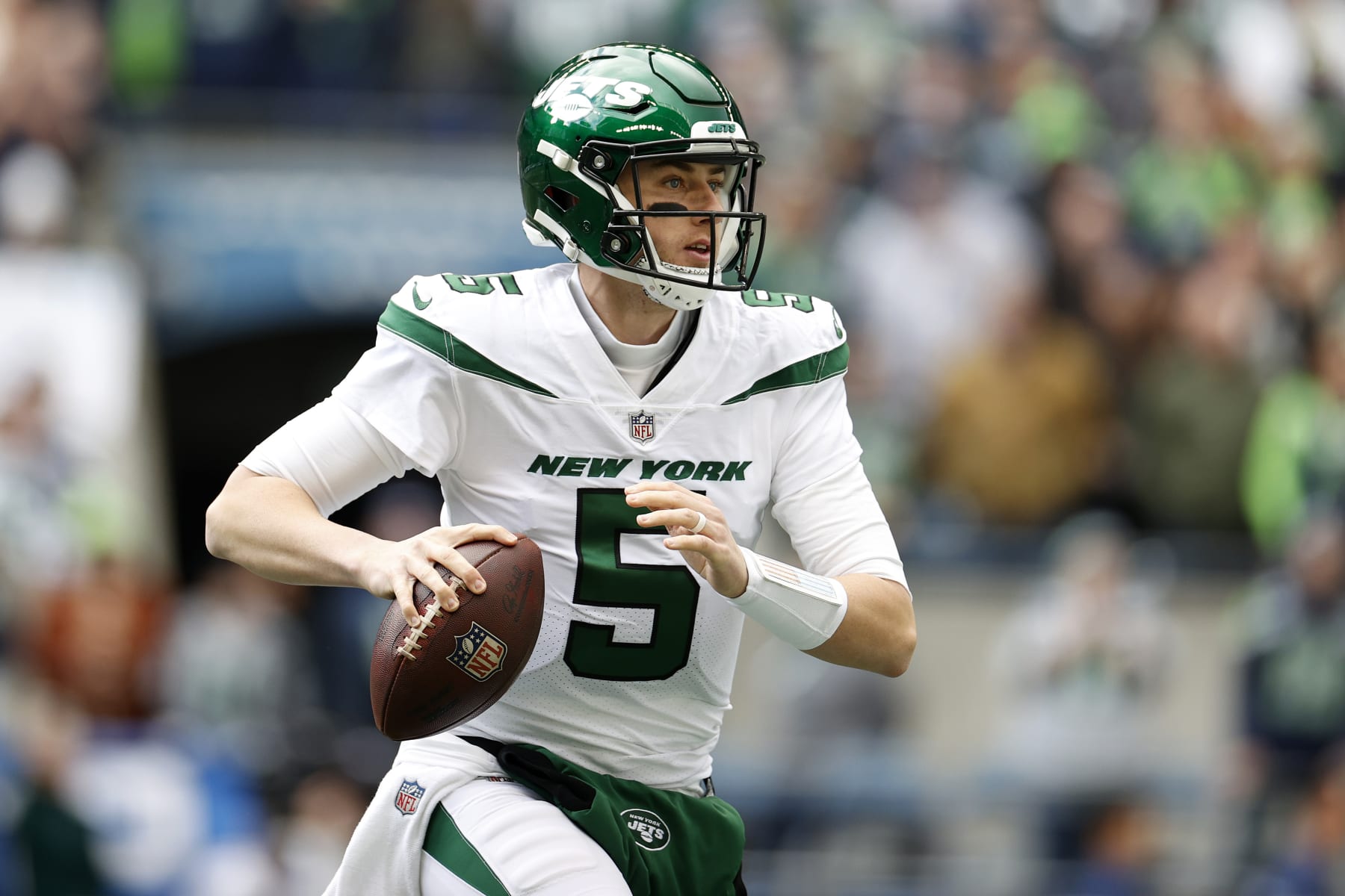 NFL insider predicts free-agent QB will be Jets' starter in 2023