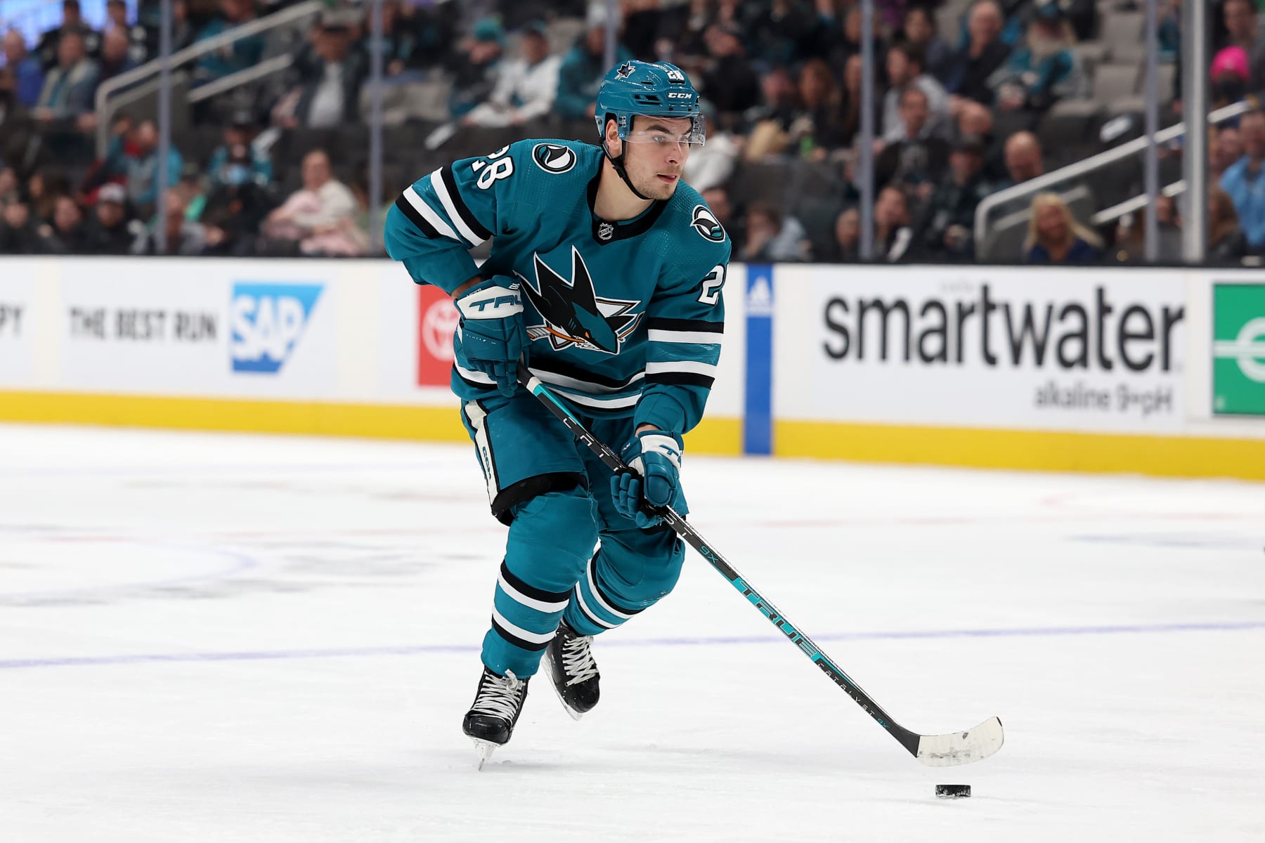 SAN JOSE, CALIFORNIA - JANUARY 18: Timo Meier #28 of the San Jose Sharks in action against the Dallas Stars at SAP Center on January 18, 2023 in San Jose, California. (Photo by Ezra Shaw/Getty Images) SAN JOSE, CALIFORNIA - JANUARY 18: Timo Meier #28 of the San Jose Sharks in action against the Dallas Stars at SAP Center on January 18, 2023 in San Jose, California. (Photo by Ezra Shaw/Getty Images)
