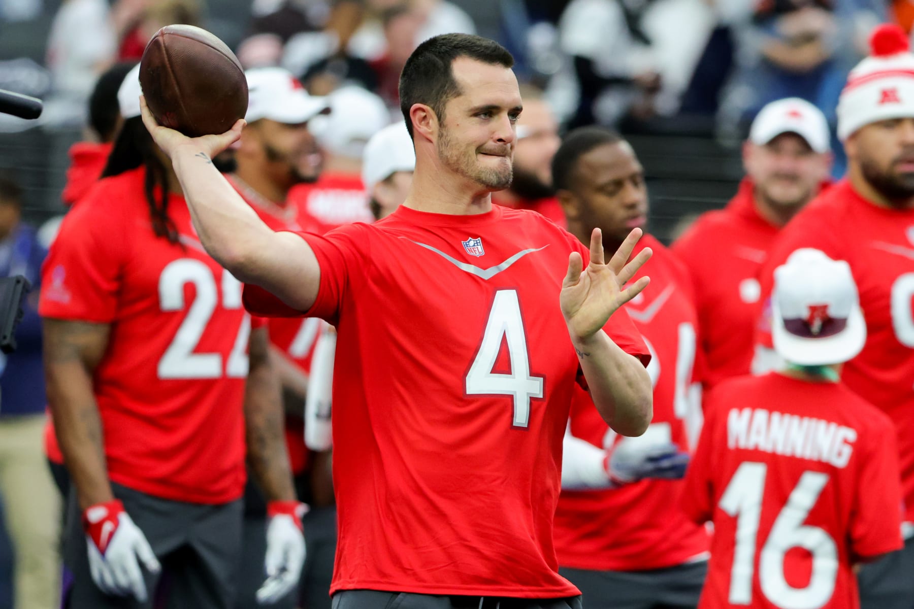 LAS VEGAS, NEVADA - FEBRUARY 05: Derek Carr of the Las Vegas Raiders and AFC warms up during the 2023 NFL Pro Bowl Games at Allegiant Stadium on February 05, 2023 in Las Vegas, Nevada. (Photo by Ethan Miller/Getty Images) LAS VEGAS, NEVADA - FEBRUARY 05: Derek Carr of the Las Vegas Raiders and AFC warms up during the 2023 NFL Pro Bowl Games at Allegiant Stadium on February 05, 2023 in Las Vegas, Nevada. (Photo by Ethan Miller/Getty Images)
