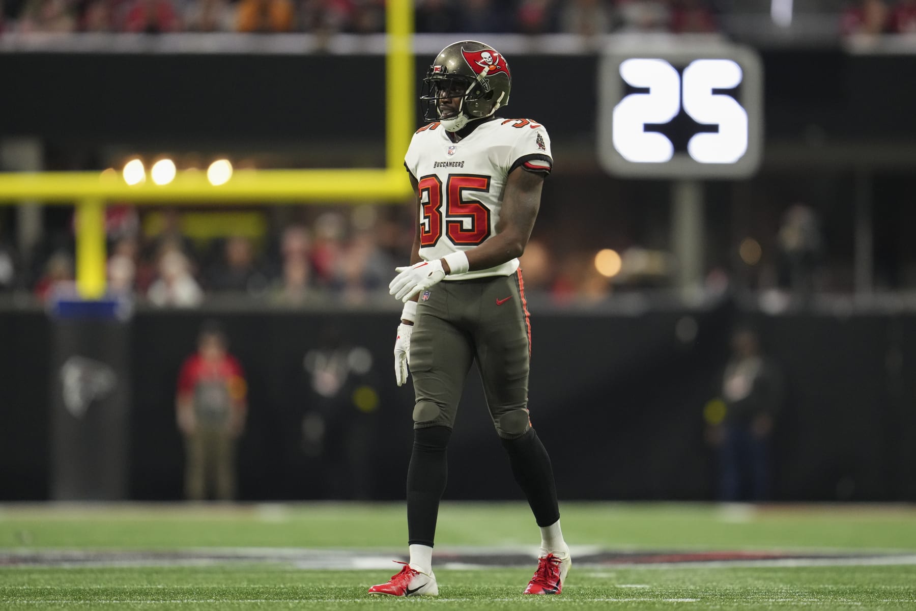 Dallas Cowboys vs. Tampa Bay Buccaneers Prediction, Player Prop Pick: Can  We Bank on Tony Pollard to Pop?