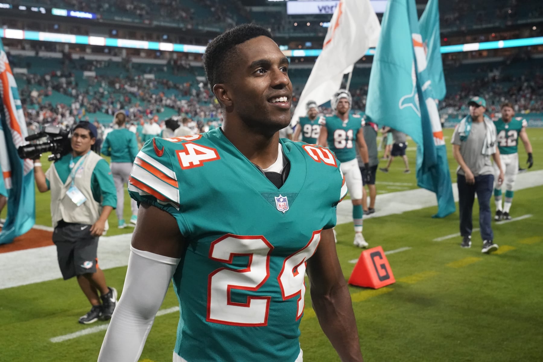 Here's how Dolphins should spend the Byron Jones money