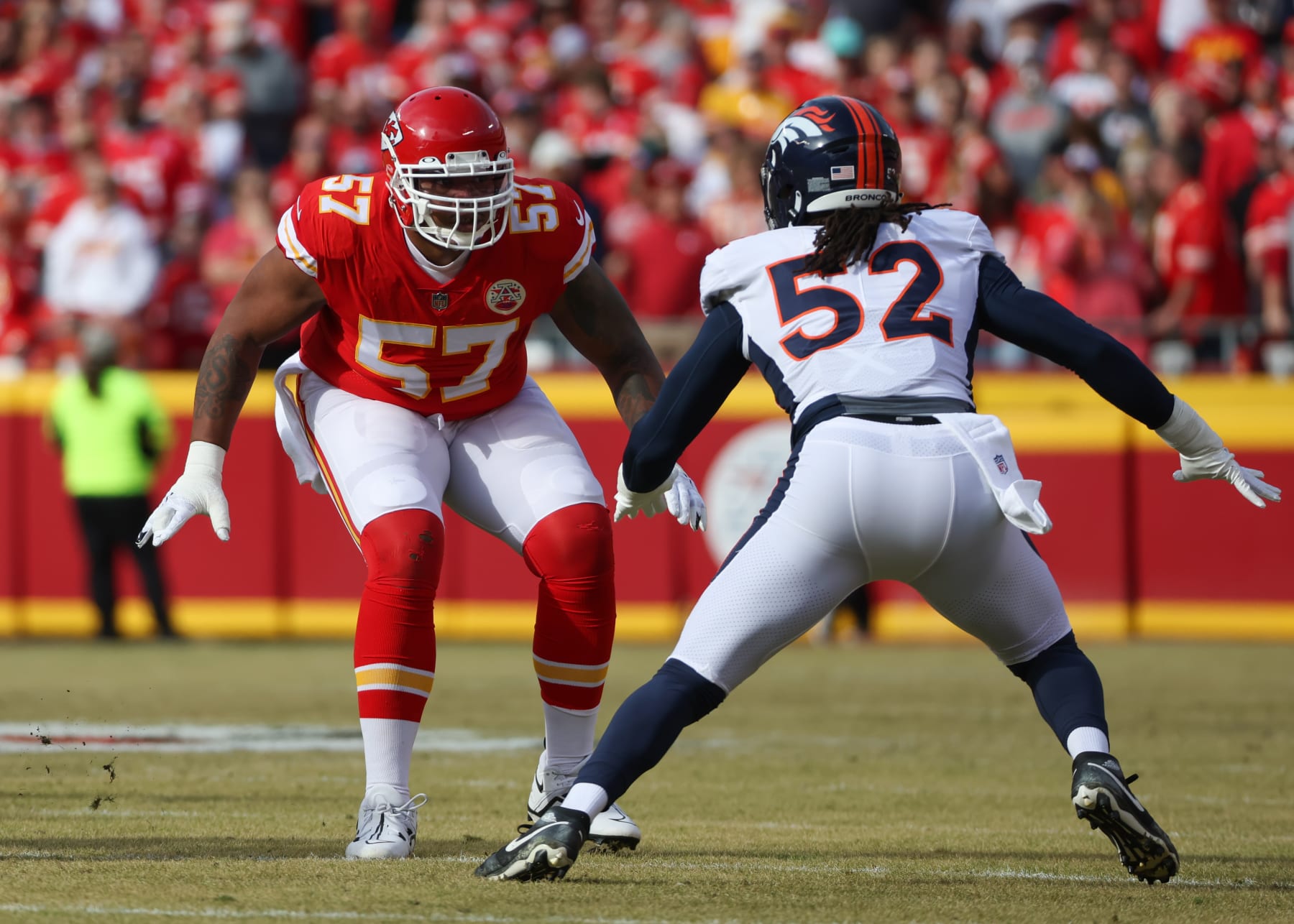 Kansas City Chiefs land DE Carlos Dunlap to fill a big need