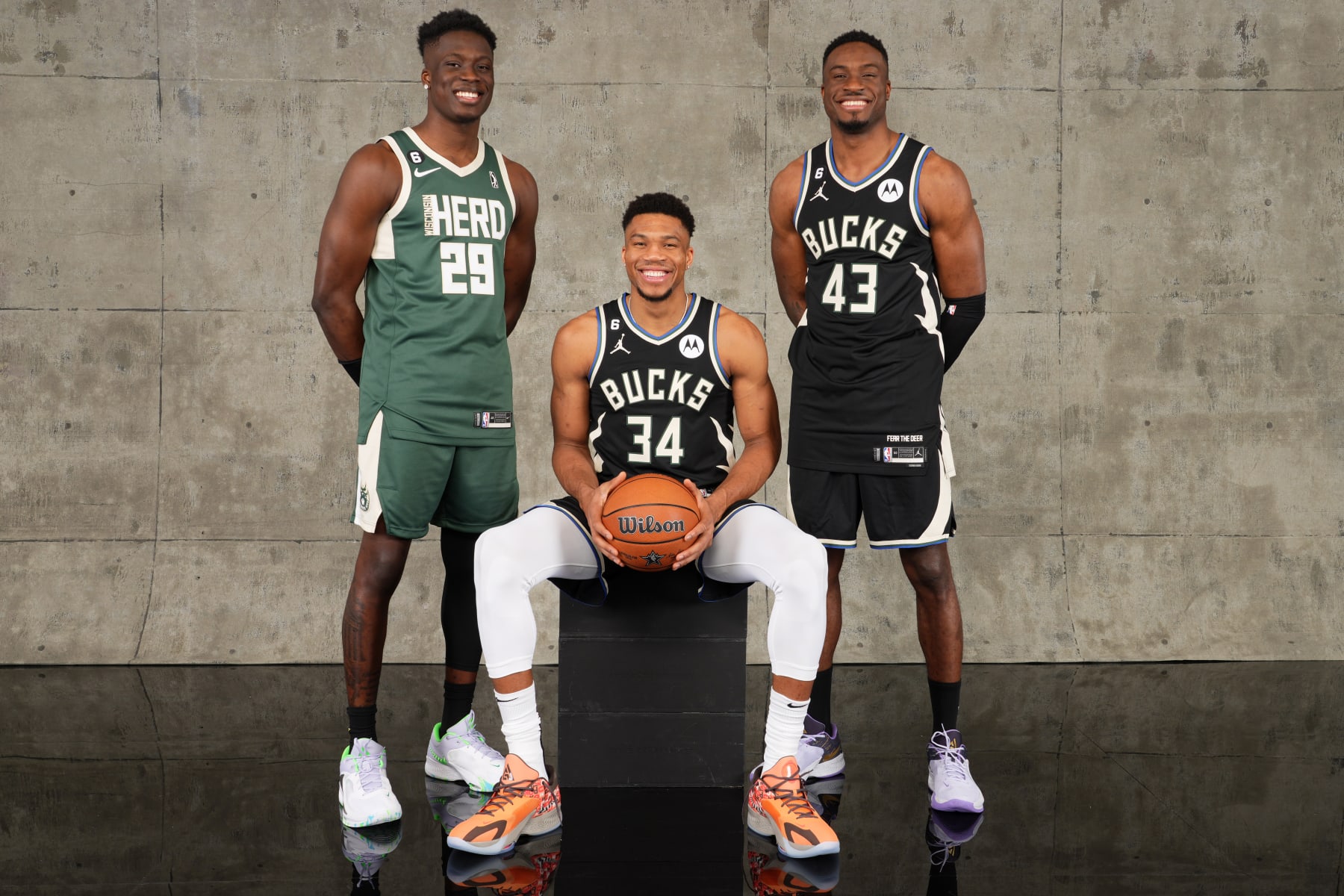 Three Antetokounmpo brothers share NBA court for first time