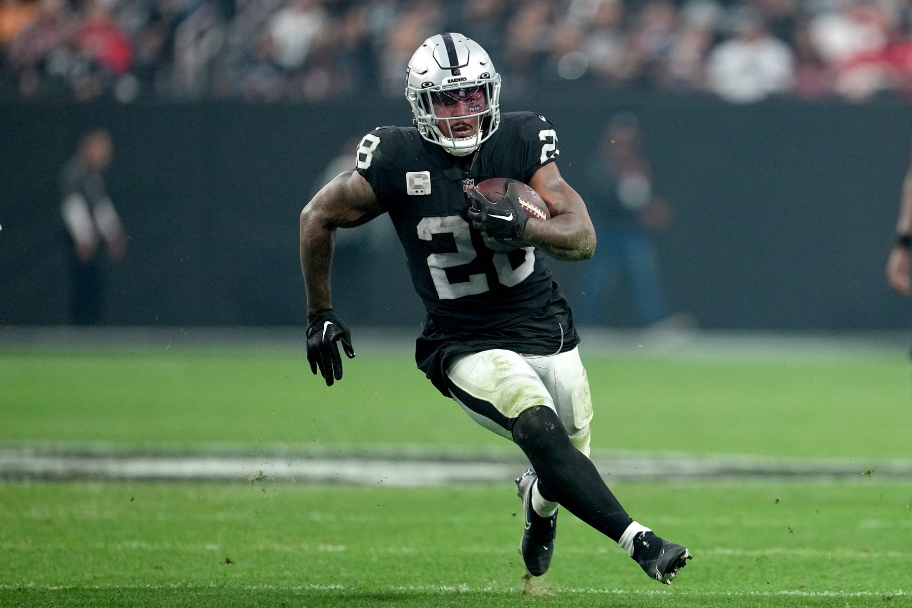 ESPN predicts Las Vegas Raiders to re-sign RB Josh Jacobs