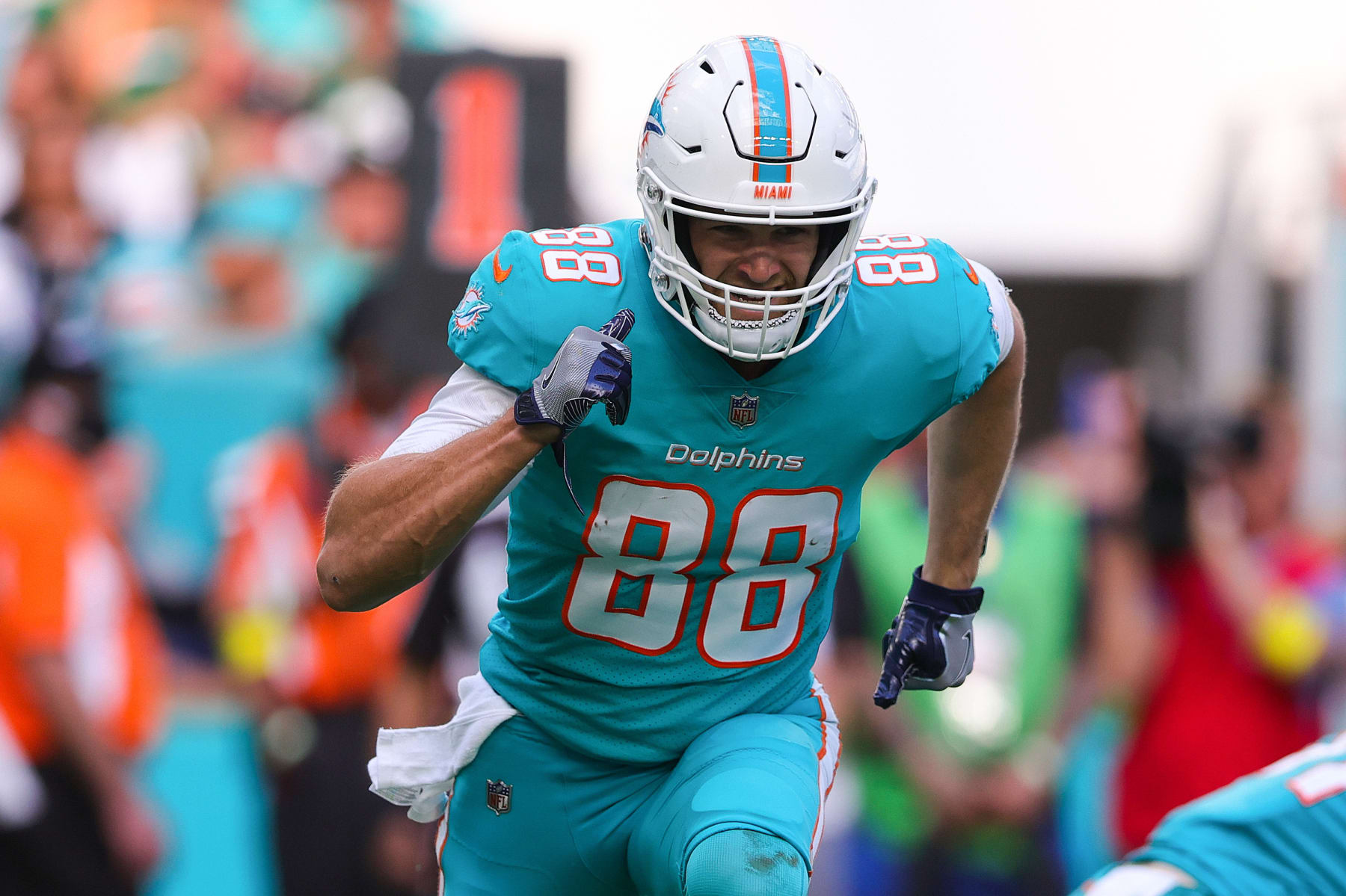 NFL on X: The Dolphins place franchise tag on TE Mike Gesicki. (via  @TomPelissero)  / X