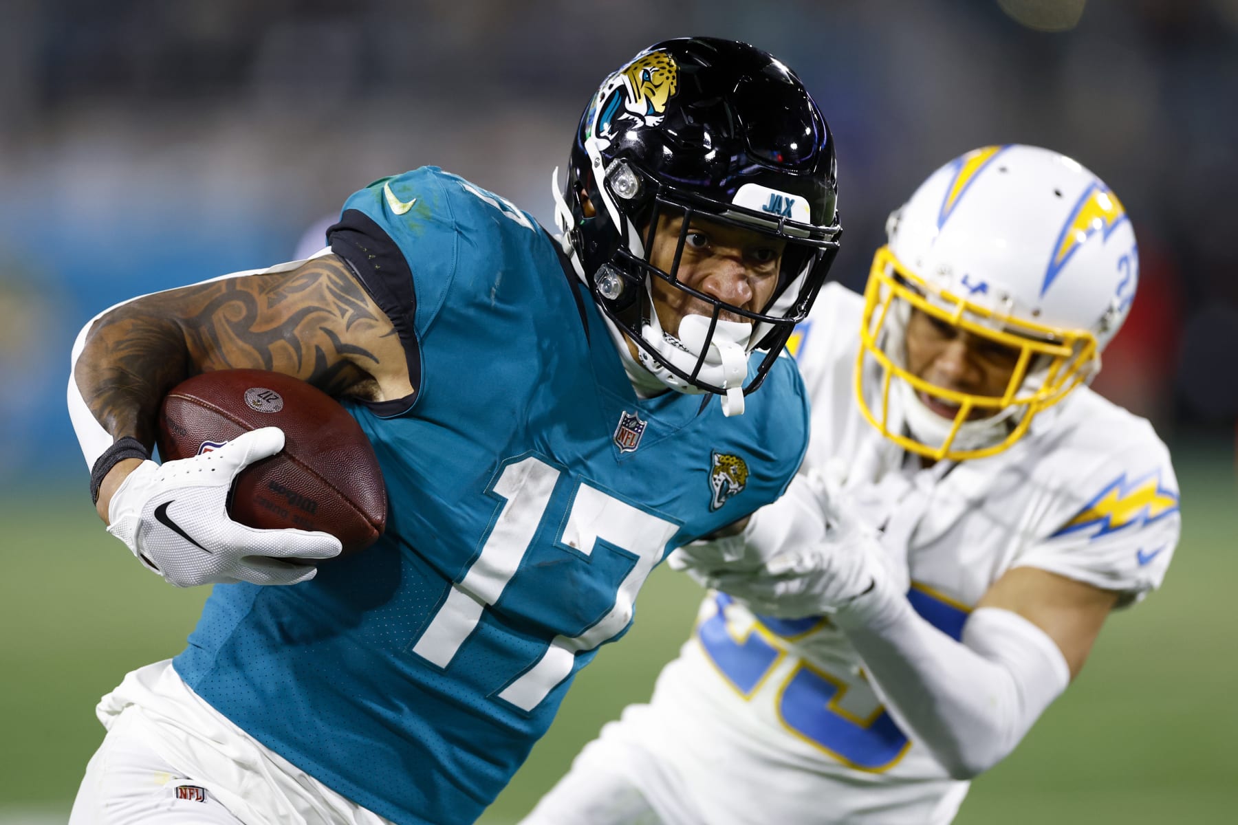 Jaguars agree to deal with franchise-tagged TE Evan Engram