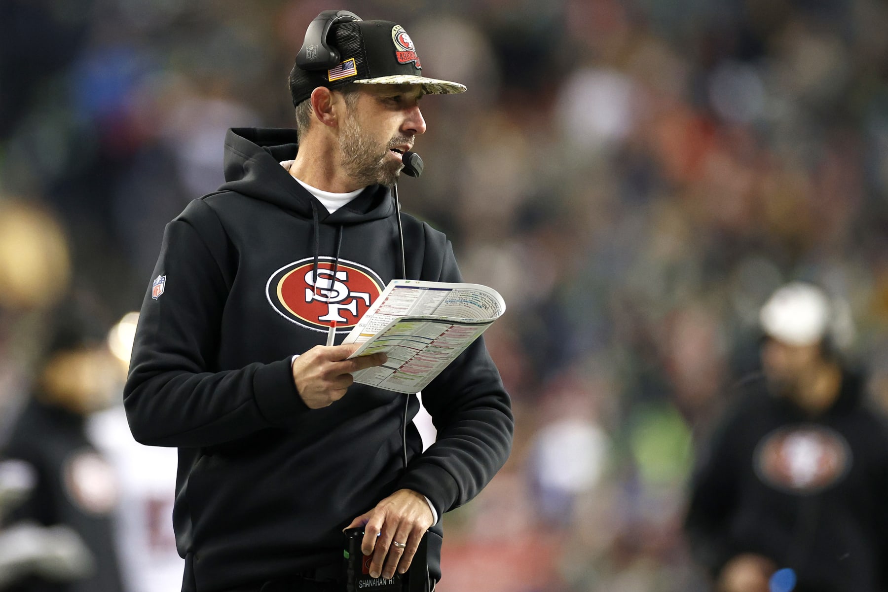 Which 49ers free agents should the team prioritize in the