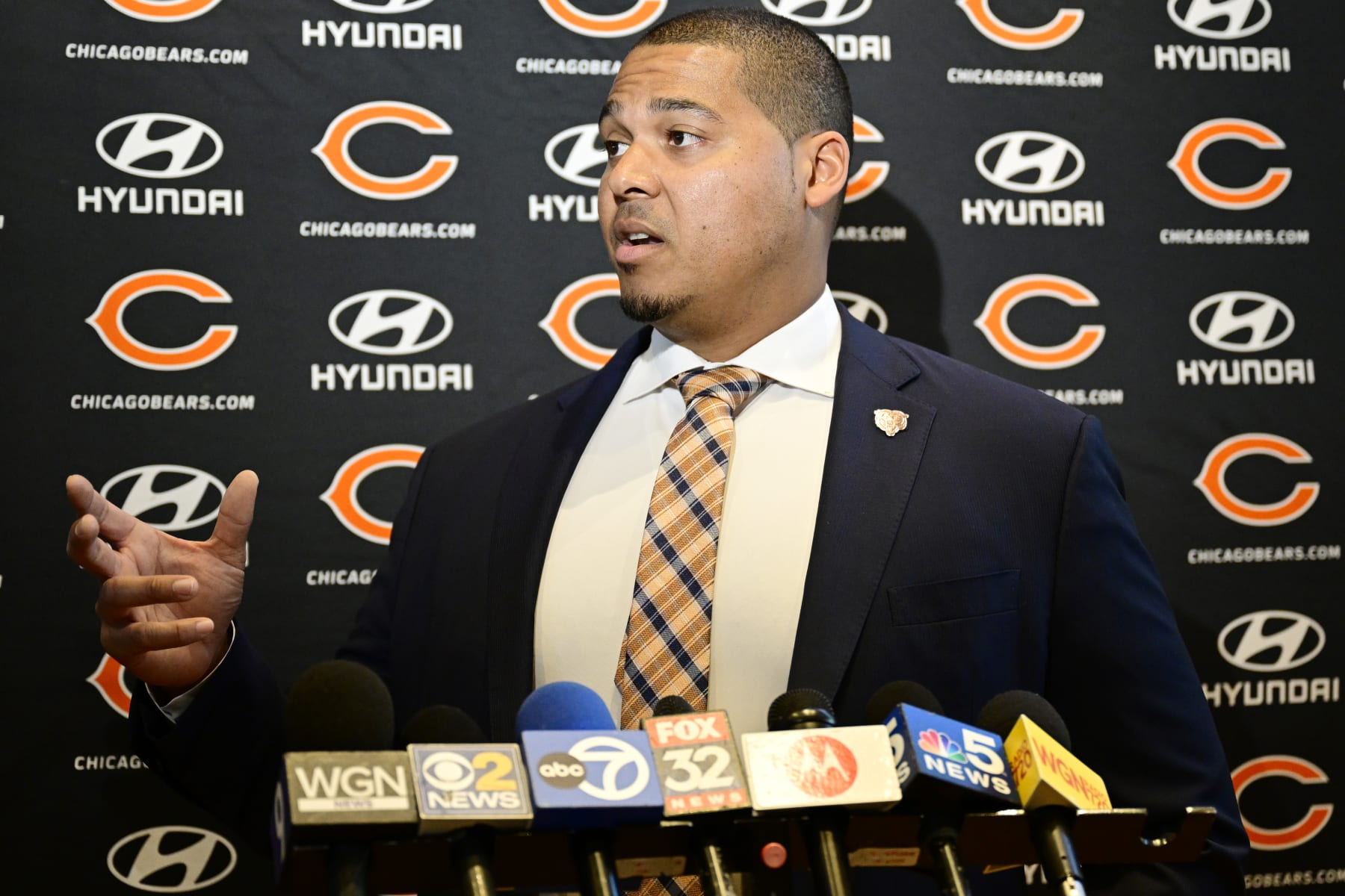 Bears draft picks 2023: Here's a look at Chicago's stockpile after trade  with Panthers