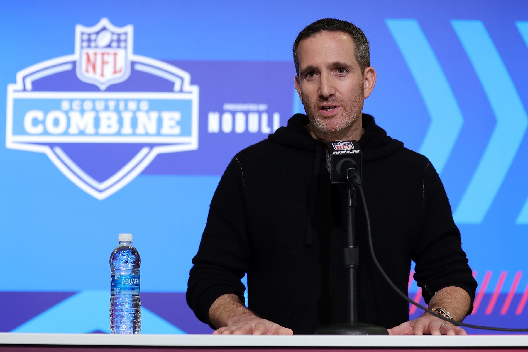 NFL Draft trades 2022: Miami Dolphins use picks to move around board, add  Tyreek Hill - The Phinsider