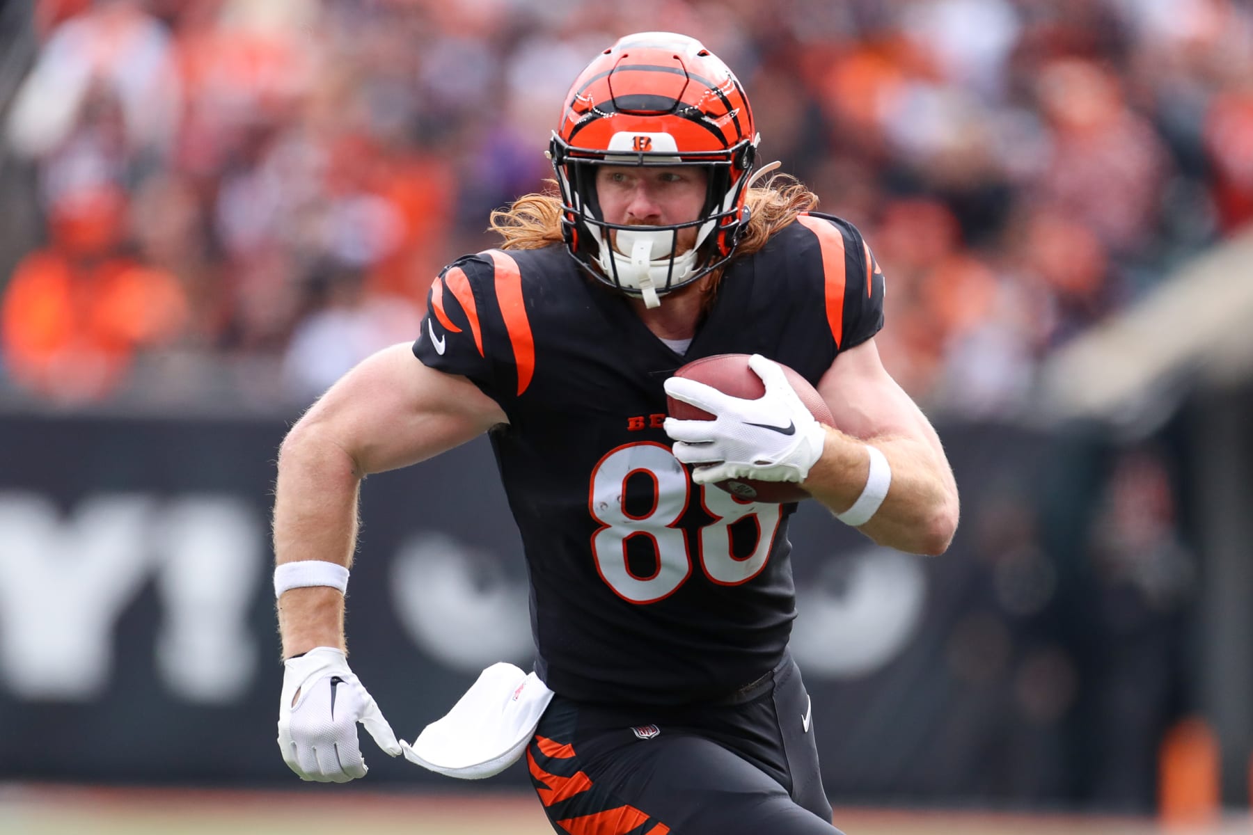 Bengals reportedly losing tight end Hurst to Panthers