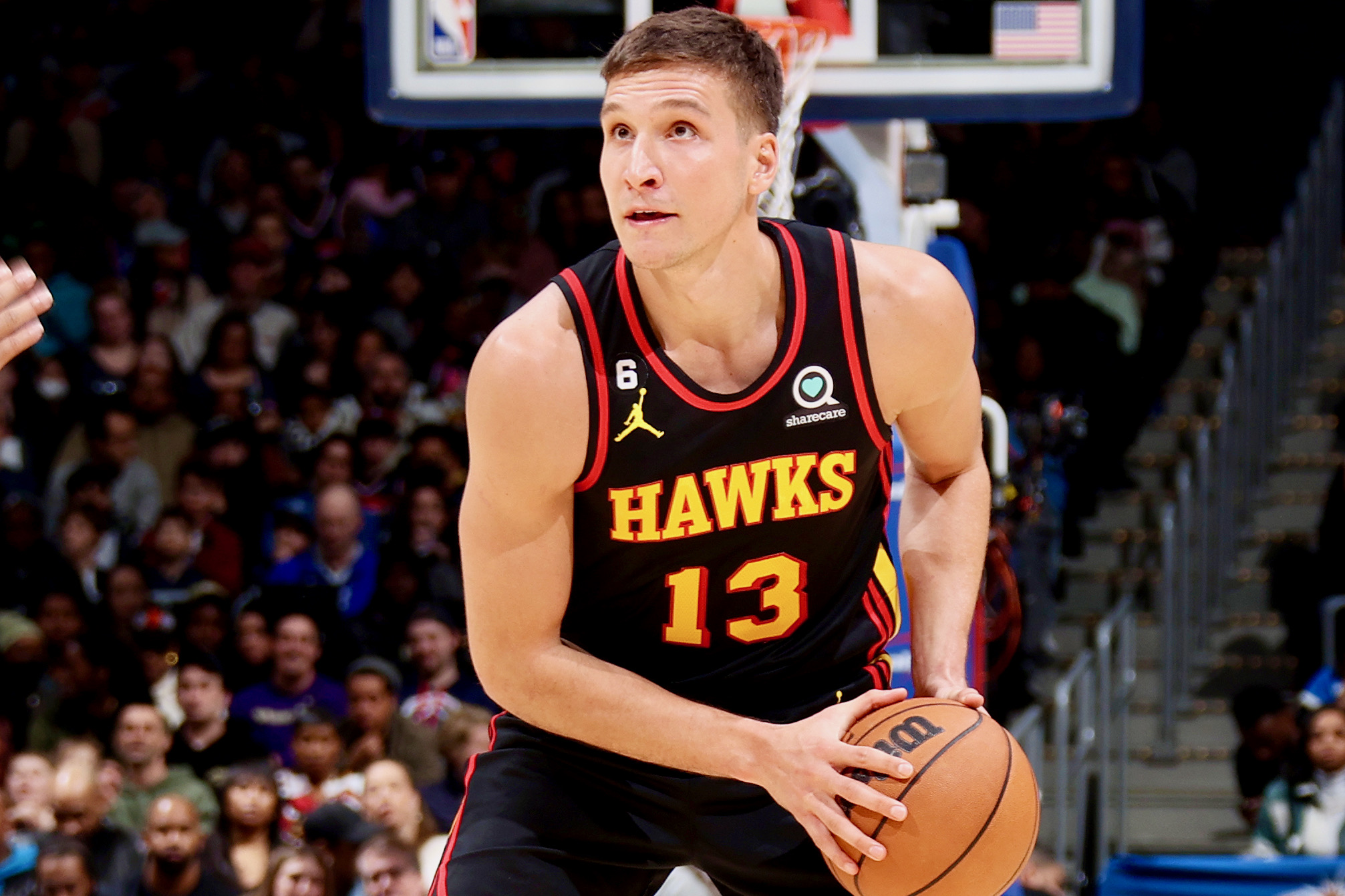 Hawks G Bogdan Bogdanovic out after fracturing right knee