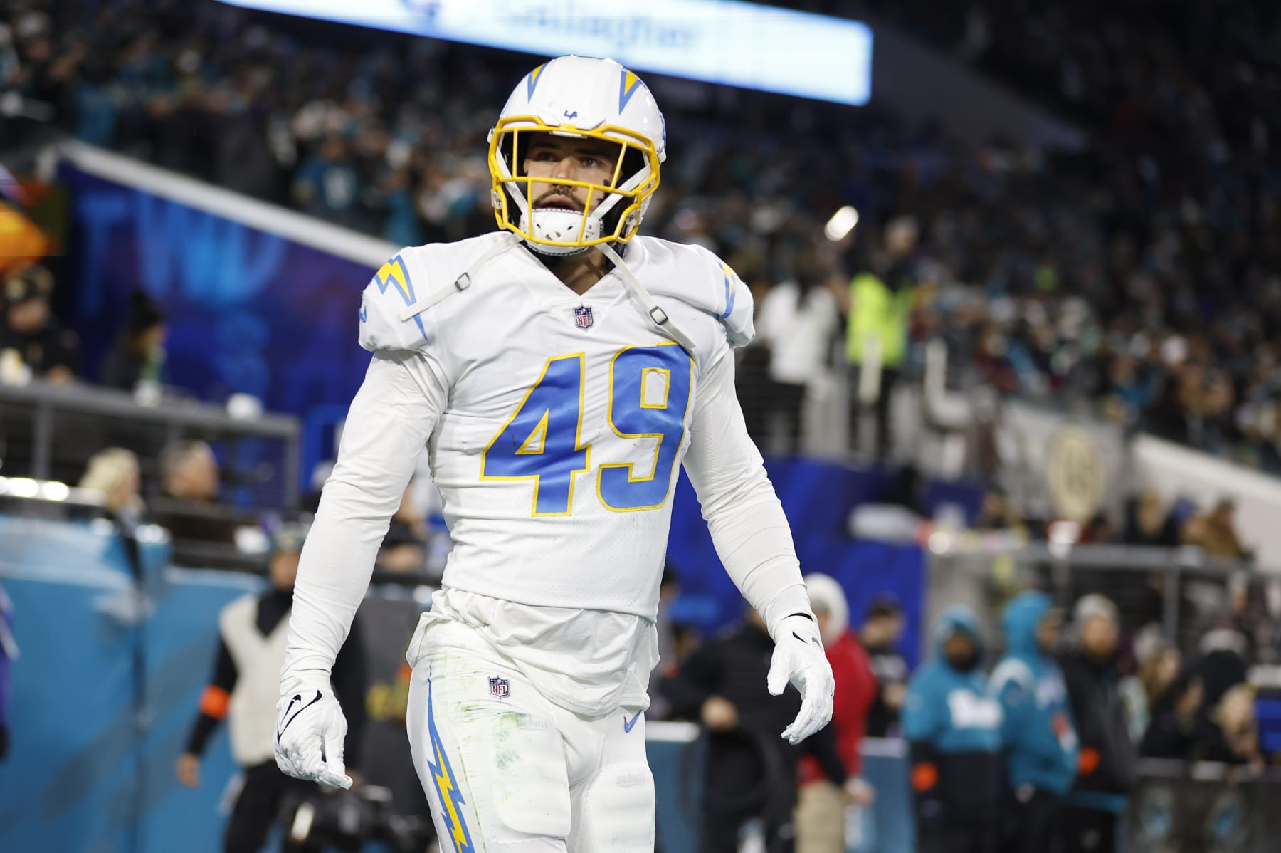 Chargers signing TE Gerald Everett to two-year, $12 million deal