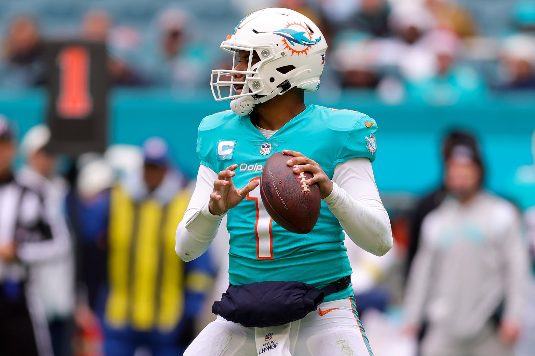 Tua Tagovailoa injury update: Dolphins' Mike McDaniel won't commit to QB  playing vs. Bills in 2023 NFL playoffs