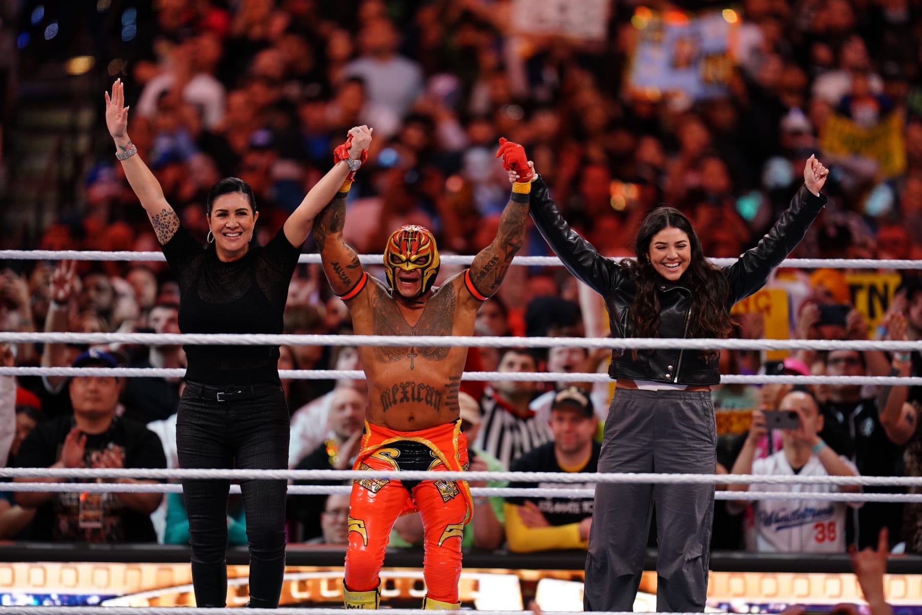 WWE star power shines in front of 80,000 for WrestleMania 39 at