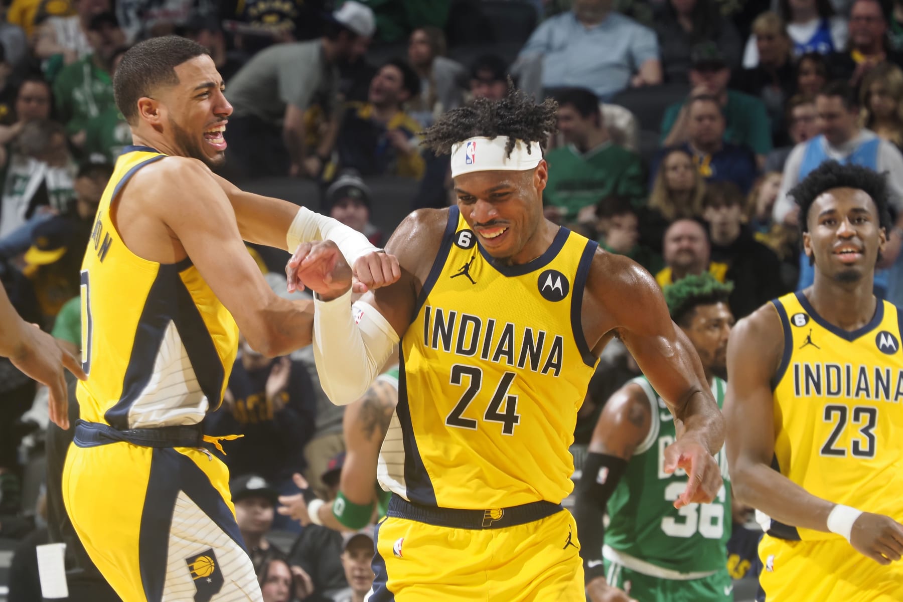 Indiana Pacers: Pros and Cons of Trading for De'Aaron Fox - Roll Call  Sports Network