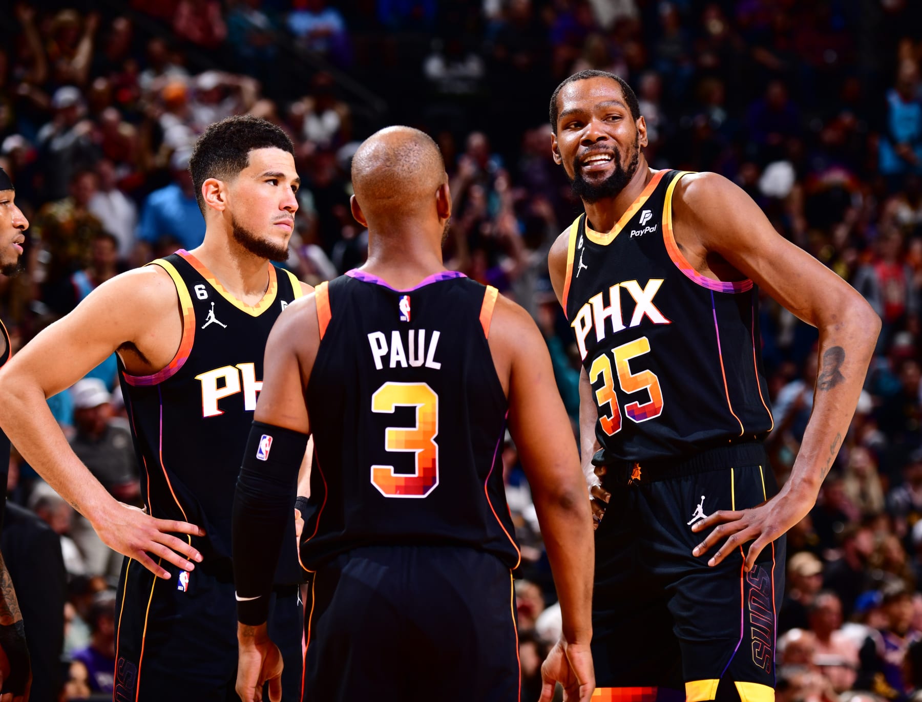 WATCH: Chris Paul throws pass through Ivica Zubac's legs for Torrey Craig  layup - Bright Side Of The Sun