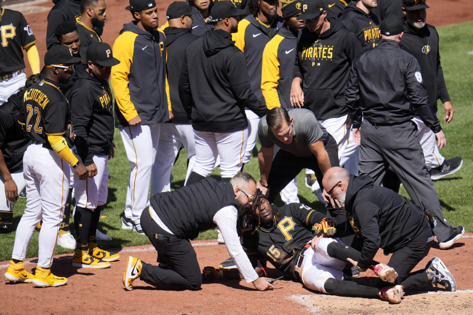 Pirates' Oneil Cruz out at least 4 months with broken ankle